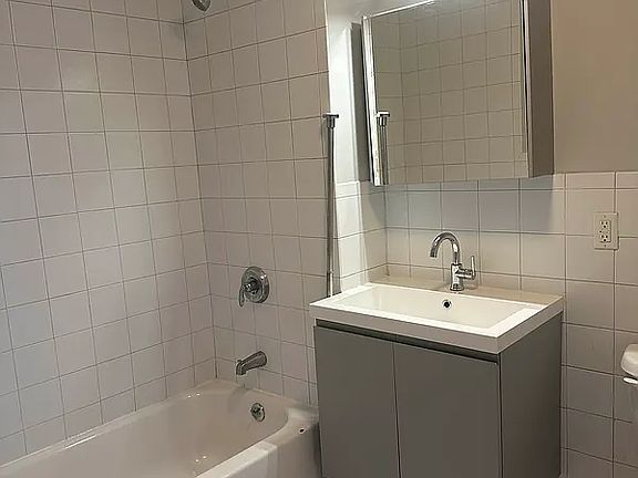 4th image of 594 Bushwick Ave APT 511