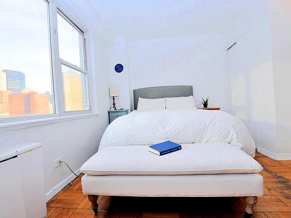 5th image of 155 E 34th St APT 19N