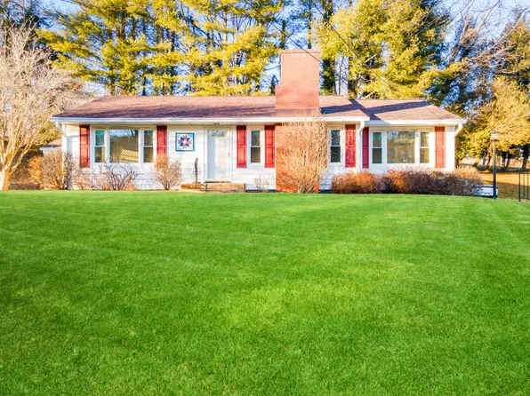 120 Old Furnace Rd, Rocky Mount, VA 24151