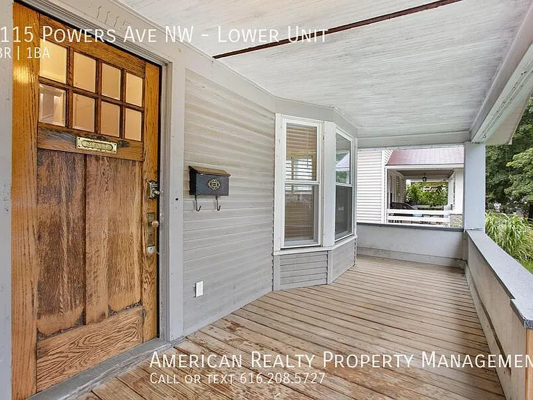 1115 Powers Ave NW #LOWER — Photo 2