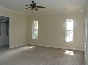 4th image of 5640 SE 8th St