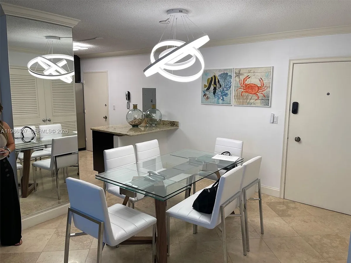 Building Photo - 5555 Collins Ave #7Z