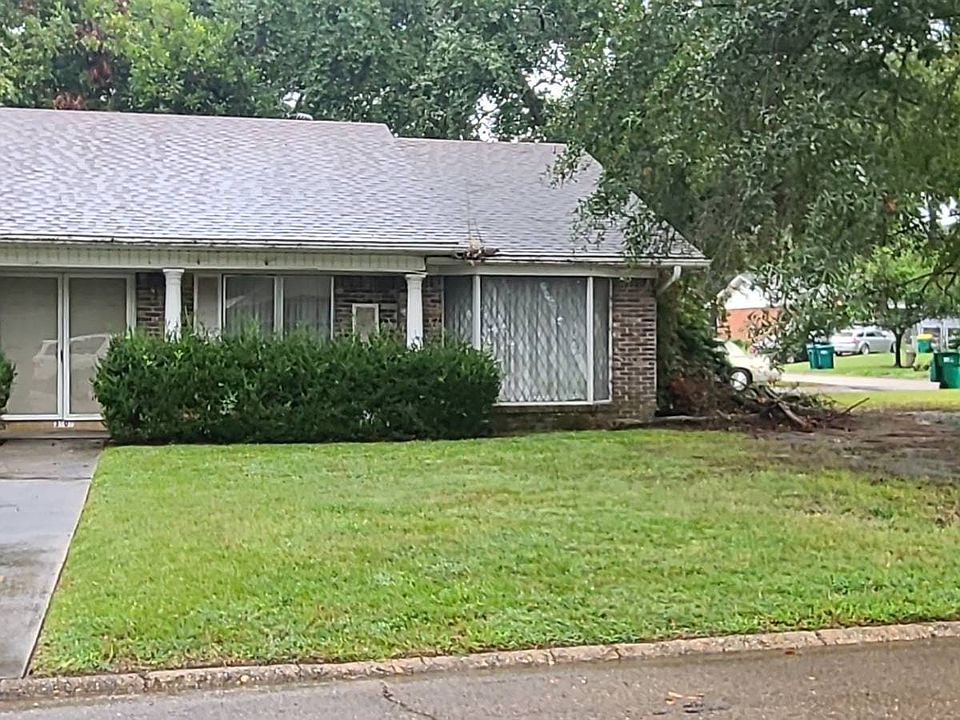 2nd image of 3124 Wood St