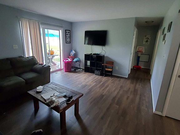3rd image of 1324 S 14th St #B1