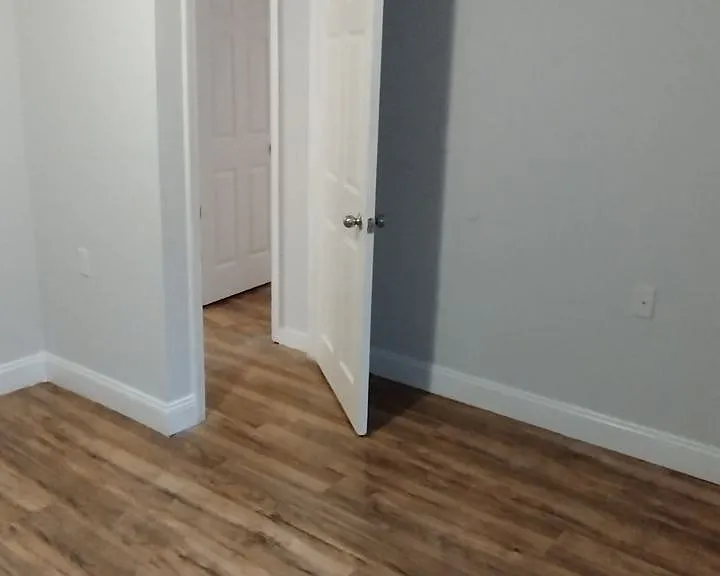 1127 California Ave — Photo 13