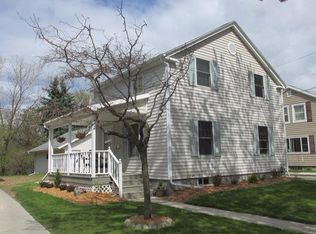 332 Union Pl, Manitowoc, WI 54220