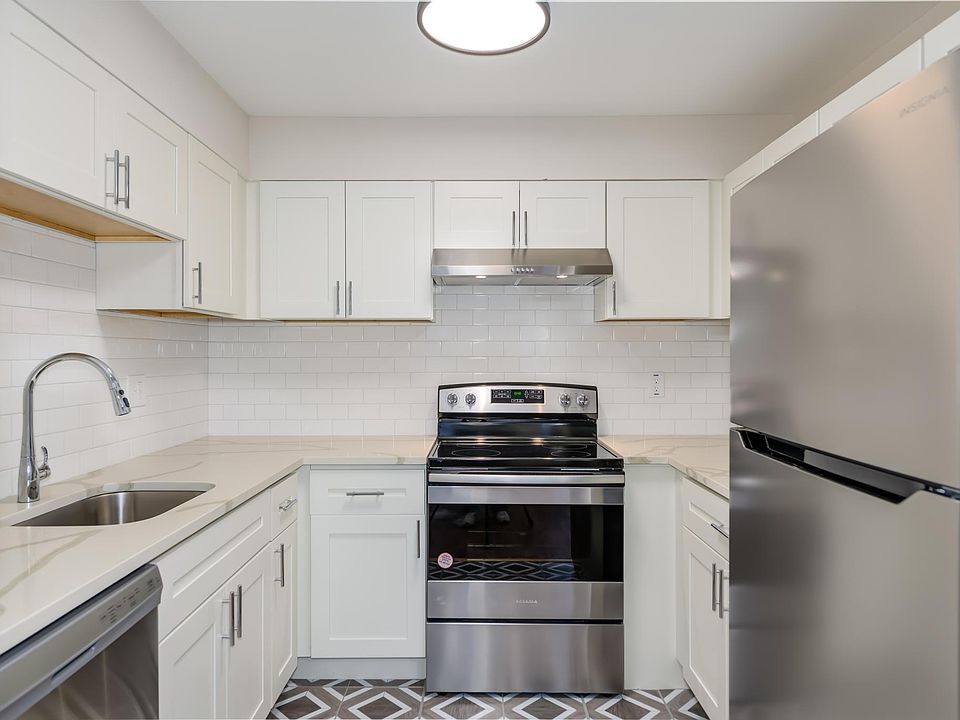1st image of 5322A Savoy Ct