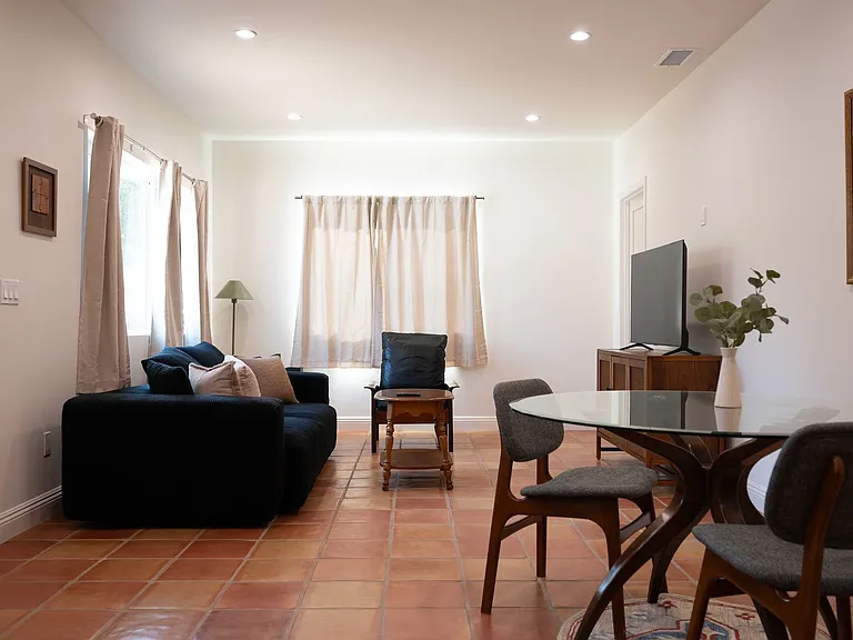 613 W Olive Ave #1 — Photo 7