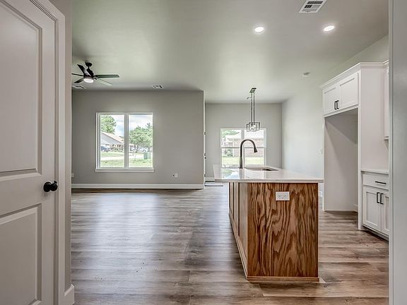 4th image of 4803 N Rogers Dr
