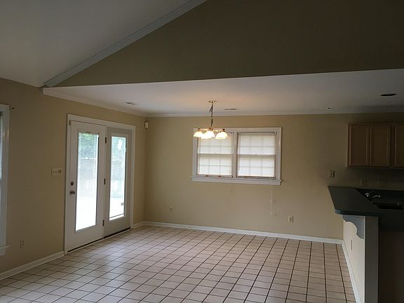 5th image of 2331 Miller Cir