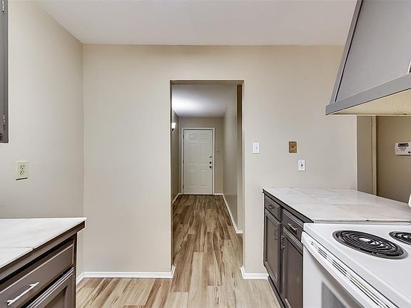 5th image of 309 Rockcrest Dr