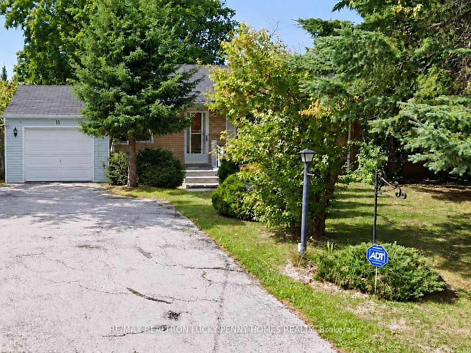 2nd image of 11 Lunar Cres