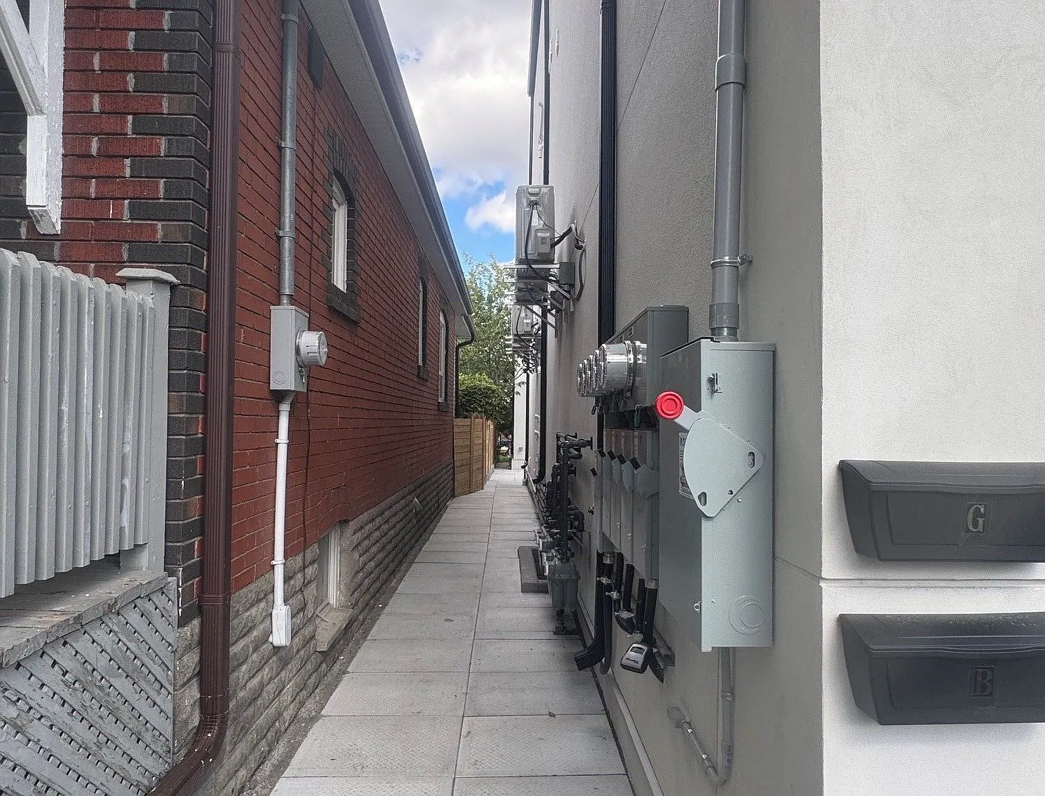 2 bed, $2,850 — Photo 1