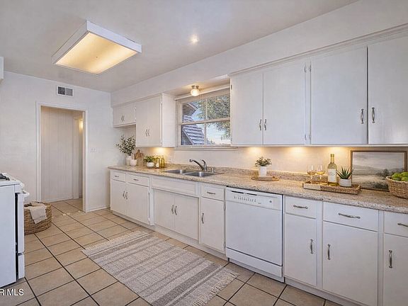 3rd image of 321 E Avenue J8