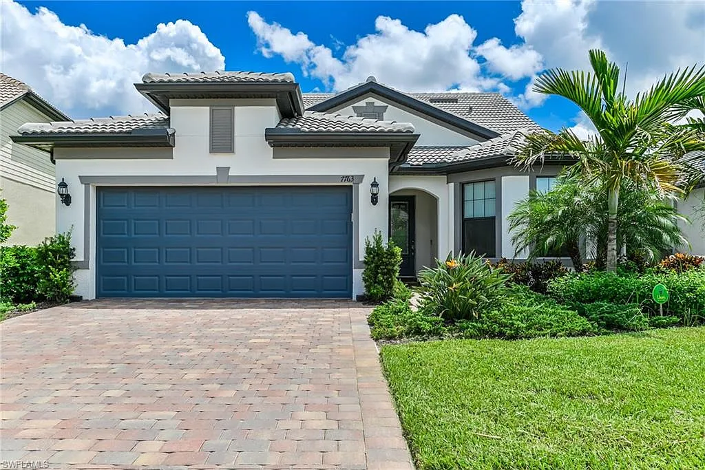 4 bed, 3.0 bath, 3077 sqft, $14,500 — Photo 1