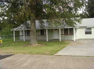 2334 3rd St, Port Neches, TX 77651