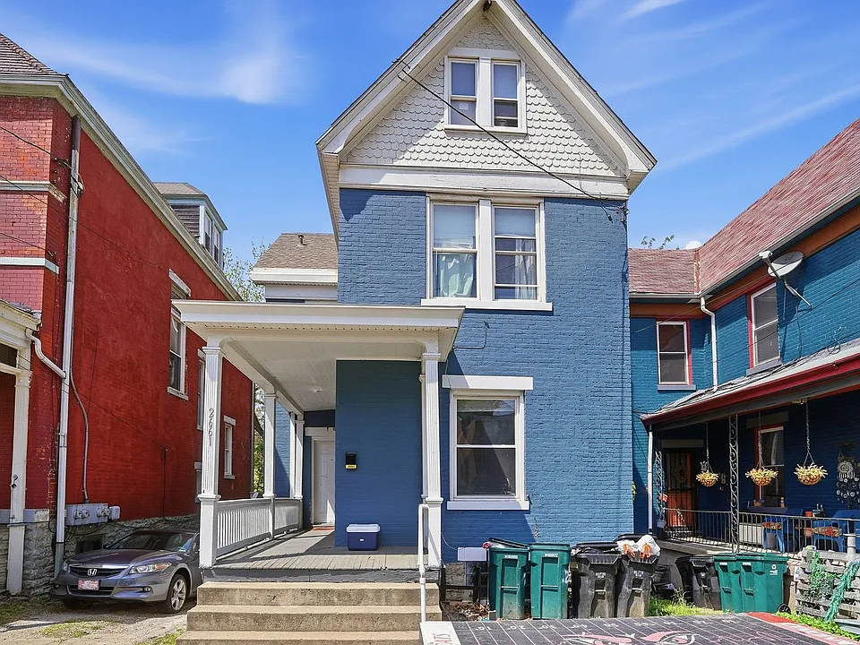2661 Bellevue Ave