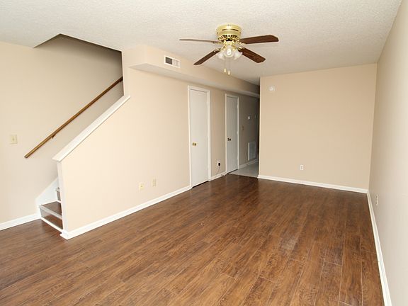 2nd image of 119 Hickory Trce APT 3