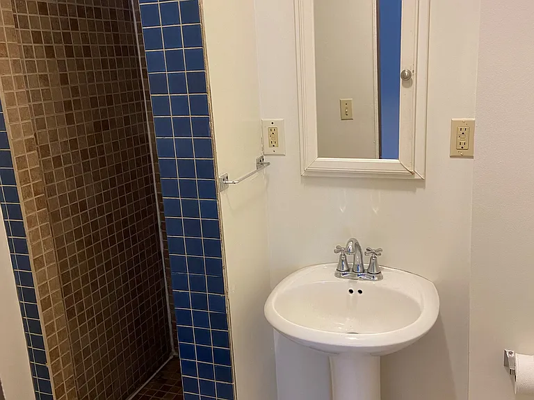 1318 W Kirkwood Ave #B — Photo 3