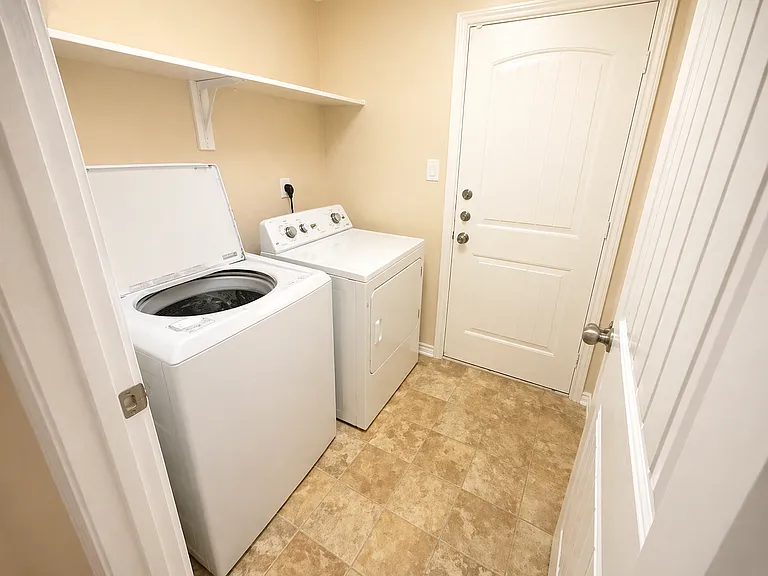 5204 Imperial Eagle Dr — Photo 8