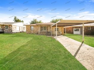 302 E Coe Dr, Midwest City, OK 73110
