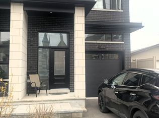 314 Cyr Ave #A, Ottawa, ON K1L 7N6