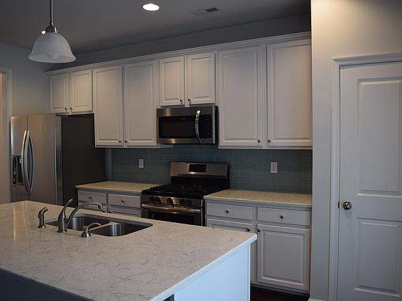 3rd image of 139 Wineberry Way