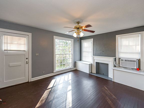 2nd image of 116 E Merrick St
