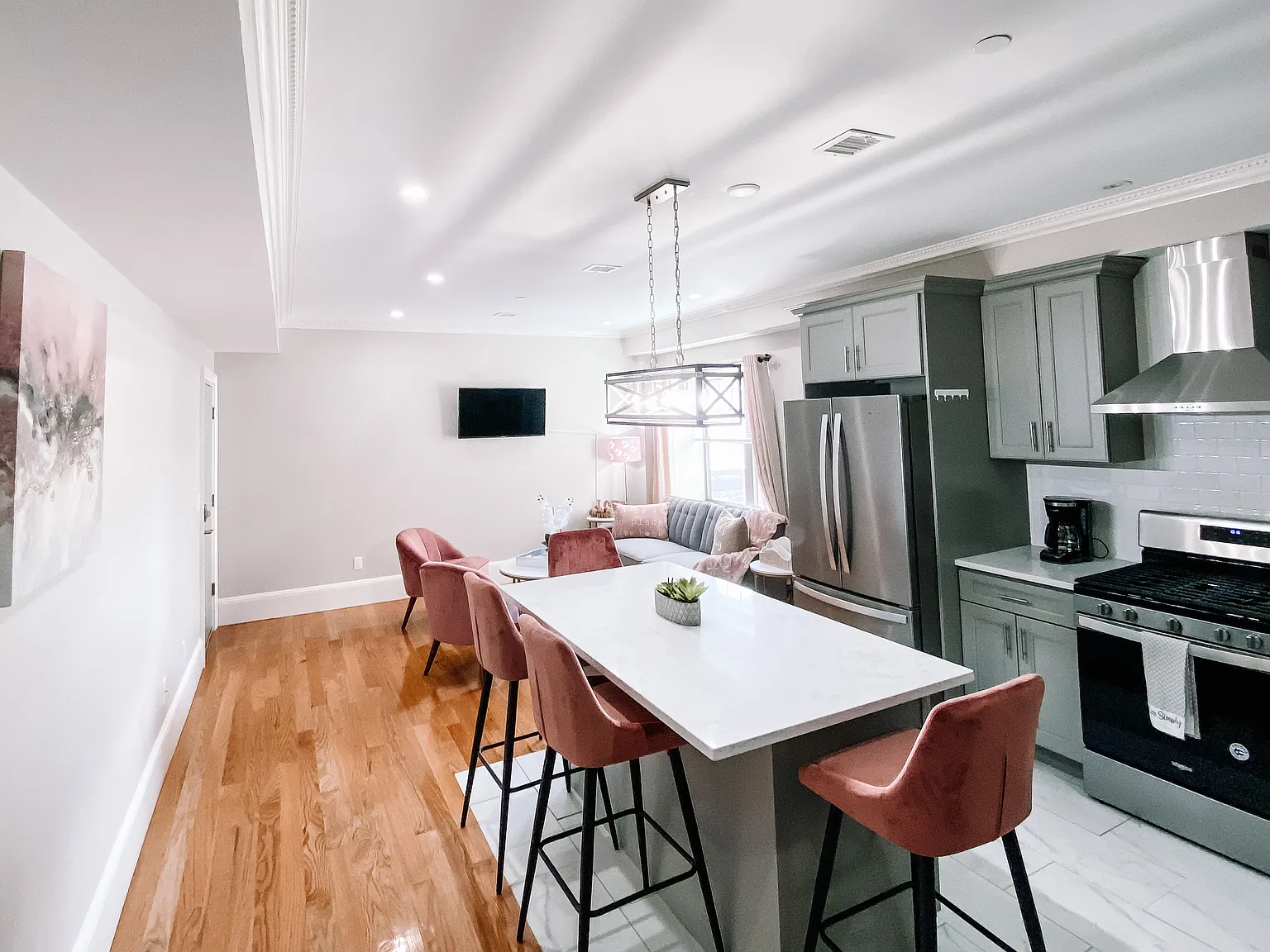 2 bed, 971 sqft, $3,750 — Photo 2