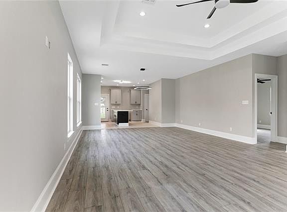 2nd image of 1409 Green St
