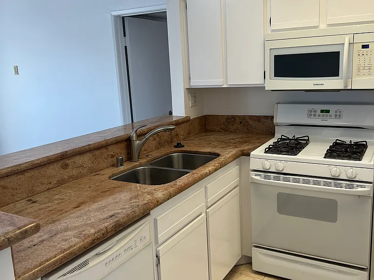 1517 Armacost Ave #301 — Photo 3