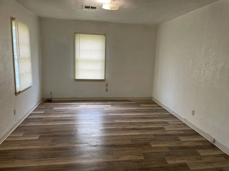 3295 Bender St — Photo 6