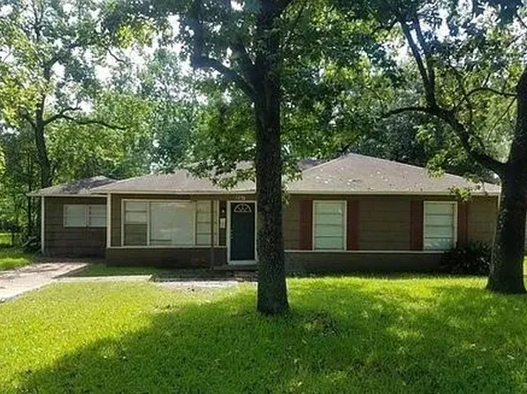 257 Roxton Ln, Beaumont, TX 77707