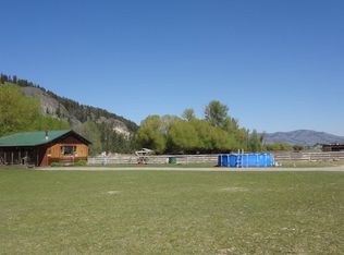 23 Sweet Pea Ln, Republic, WA 99166