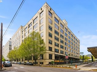 1400 NW Irving St APT 402, Portland, OR