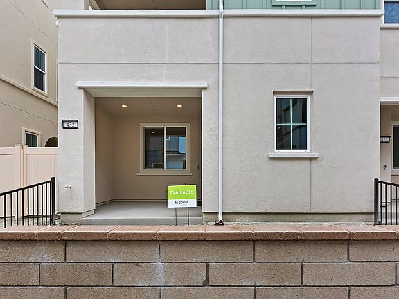 Homesite 72 Front Entry