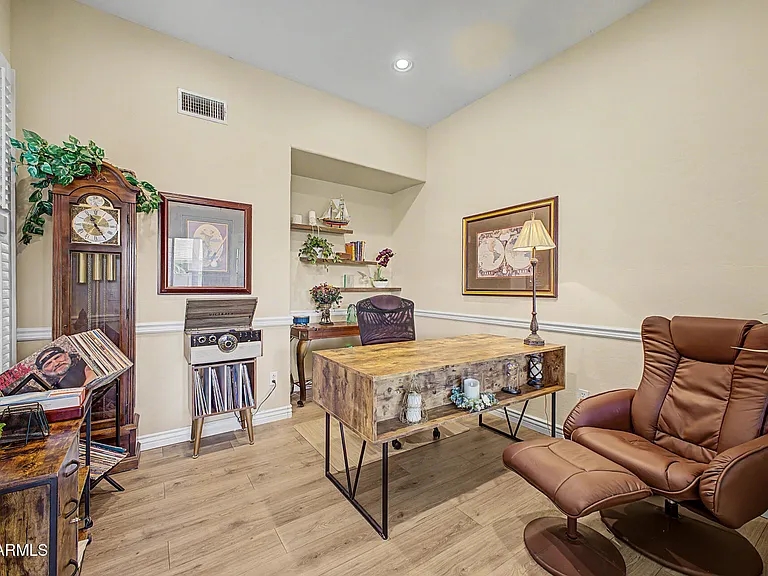 765 W Ebony Way — Photo 32
