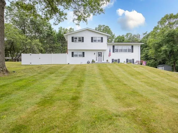 12 Mockingbird Lane, Washingtonville, NY 10992