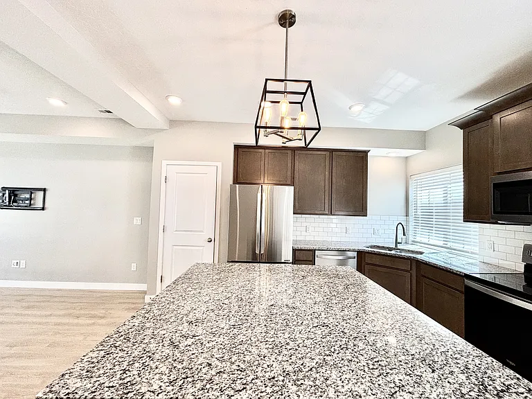 153 E Brushy Canyon St #1 — Photo 30