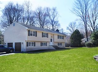 5 Hermit Ct, Westport, CT 06880