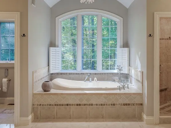 97 Fox Run Rd, Bolton, MA 01740
