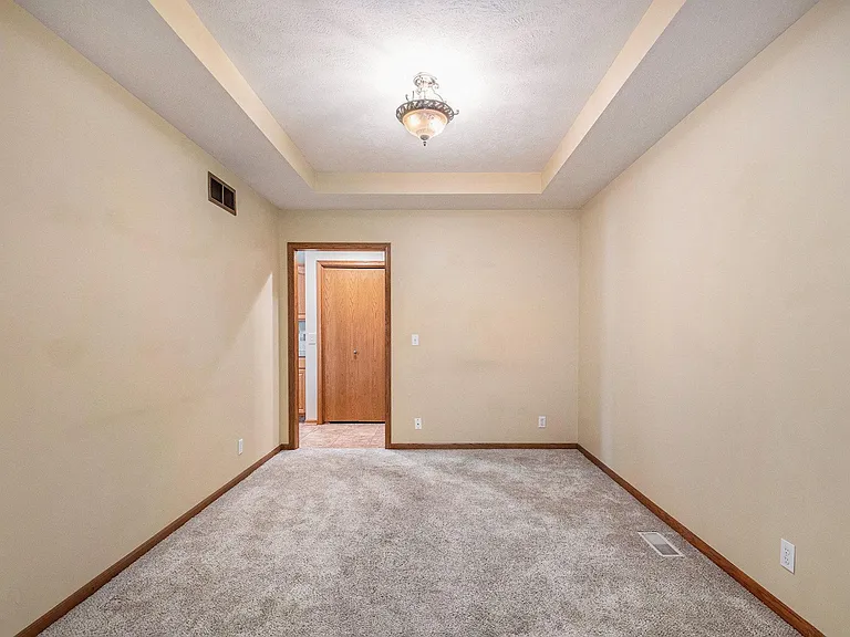 15206 Borman St — Photo 5