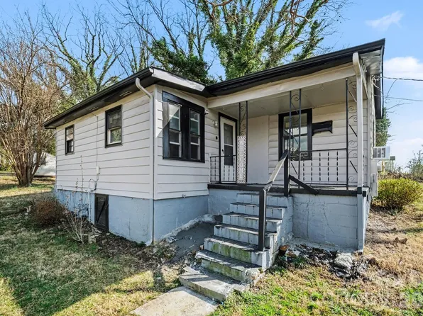603 1st St SW, Hickory, NC 28602