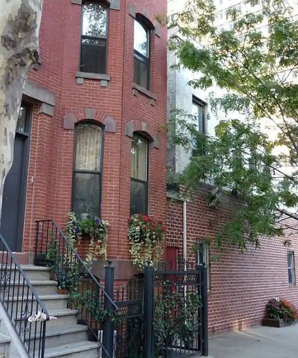 1st image of 1 W 119th St
