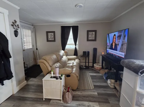 70 Davis St, Keene, NH 03431