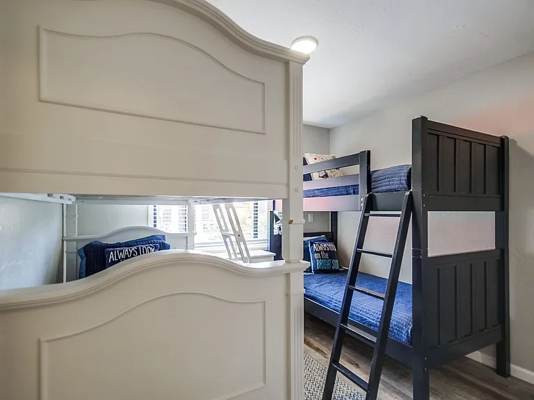 824 Island Ct #1 — Photo 31