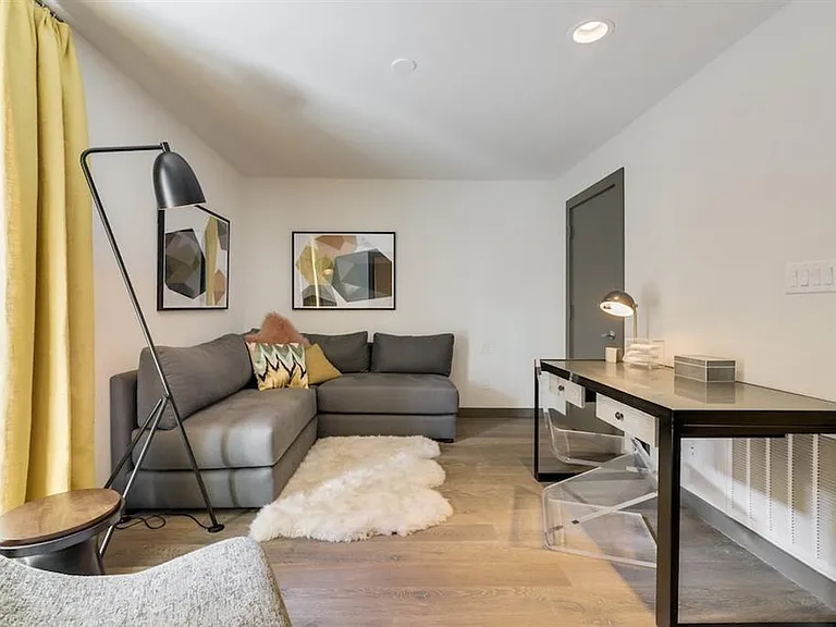 1410 Hyde Park Blvd #101 — Photo 23