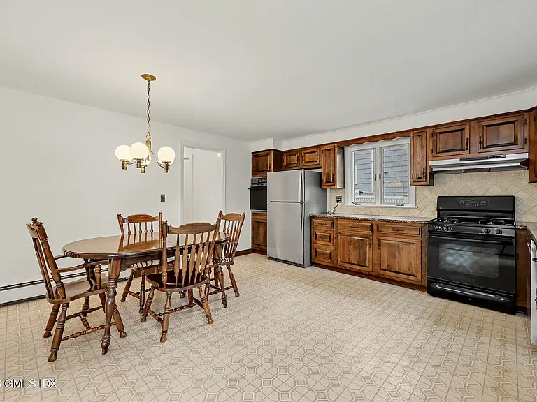 31 Hassake Rd — Photo 4