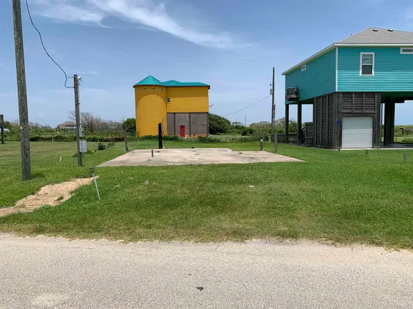 812 Johnson Crawford Cir E, Pt Bolivar, TX 77650