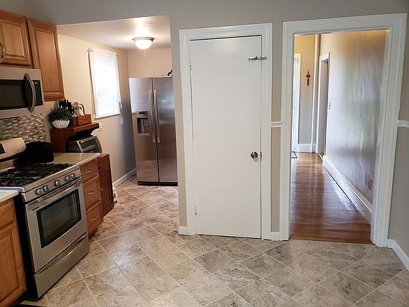 5th image of 95 Glenwood Ave
